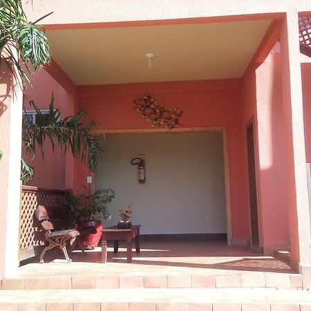 Pousada Recanto Do Cerrado Neropolis Exterior foto