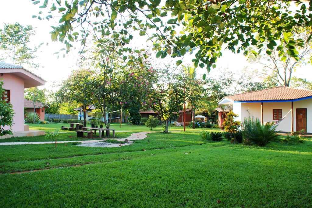 Pousada Recanto Do Cerrado Neropolis Exterior foto